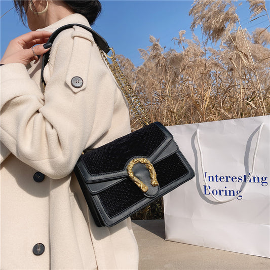 Horseshoe Shoulder Bag